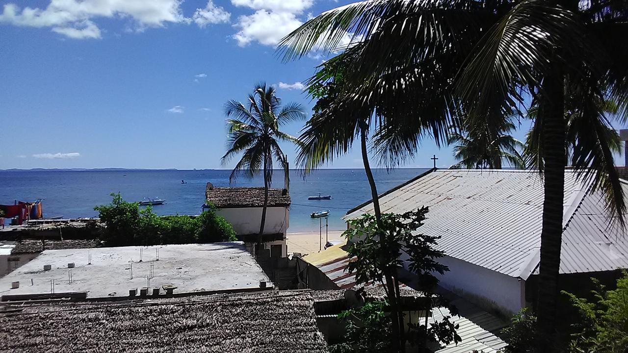 Hotel Kokoloko Ambatoloaka  Exterior foto